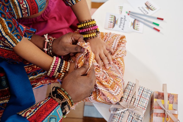 35 idées cadeaux Afro pour enfants et ados